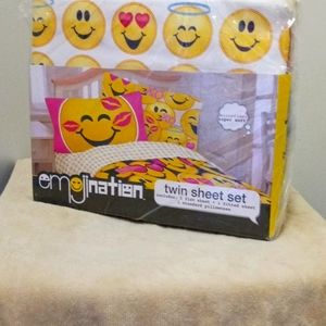 NIP!! Emoji nation TW Sheet Set